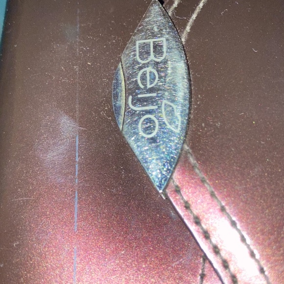 Beijo Patent Leather Women’s Wallet - Picture 5 of 6